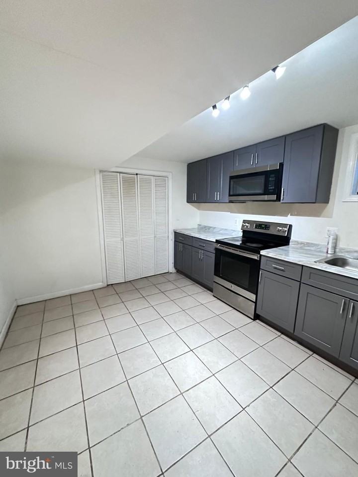 9326 Wellington Street - Photo 2 of 14