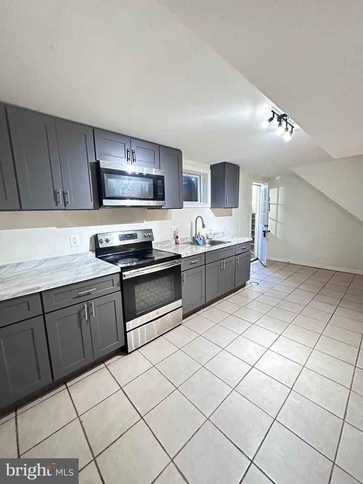 9326 Wellington Street - Photo 3 of 14