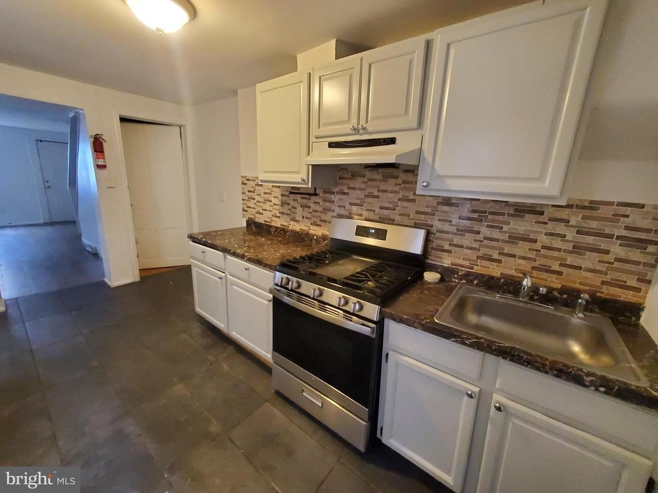 404 South 9th Street - Photo 4 of 11