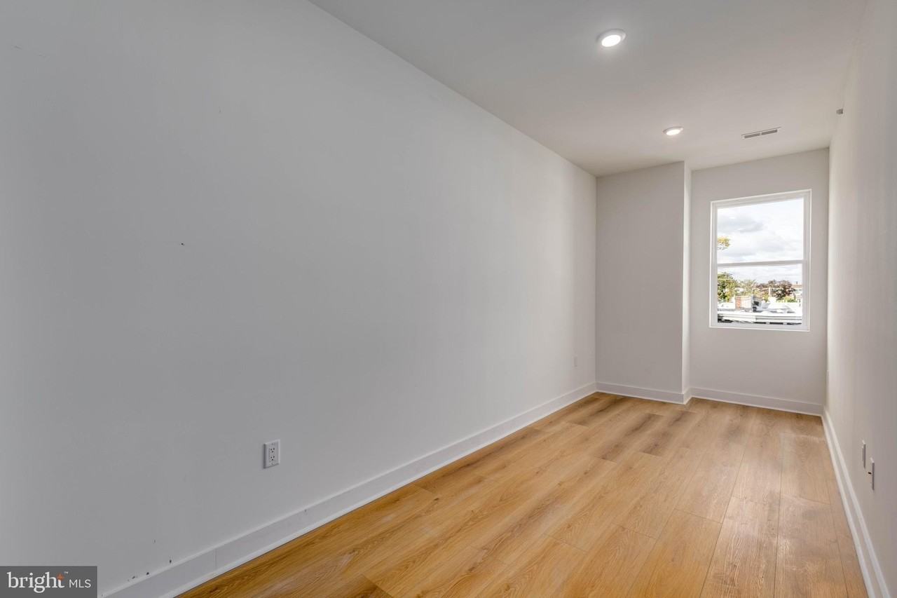 1222 West Silver Street #3 - Photo 6 of 14