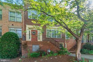 727 N Vermont St - Photo 1 of 1