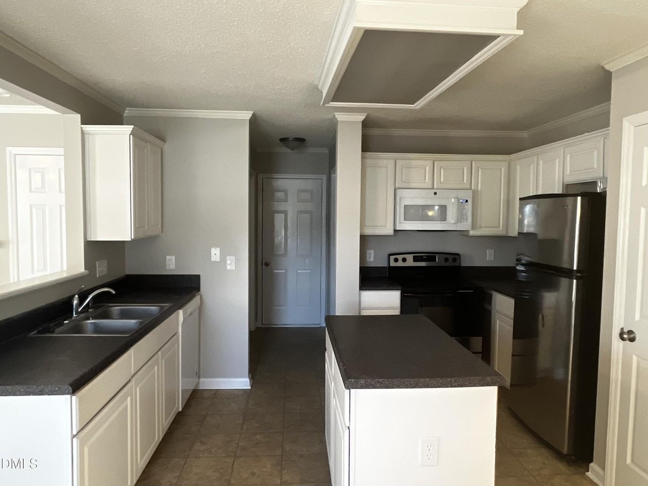 5500 Marthonna Way - Photo 3 of 19