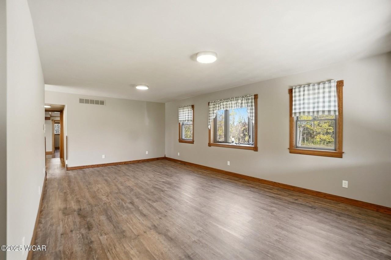 3330 Sunderland Rd - Photo 6 of 50