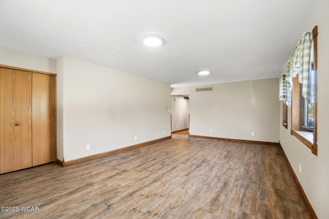 3330 Sunderland Rd - Photo 7 of 50