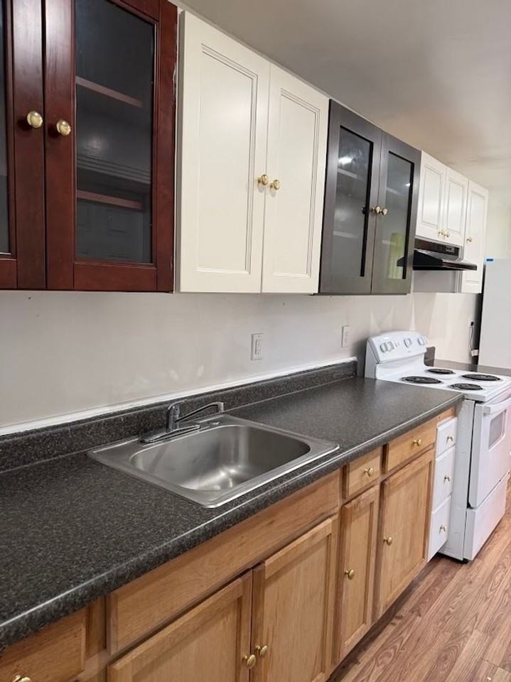 234 Plum St - Photo 2 of 10