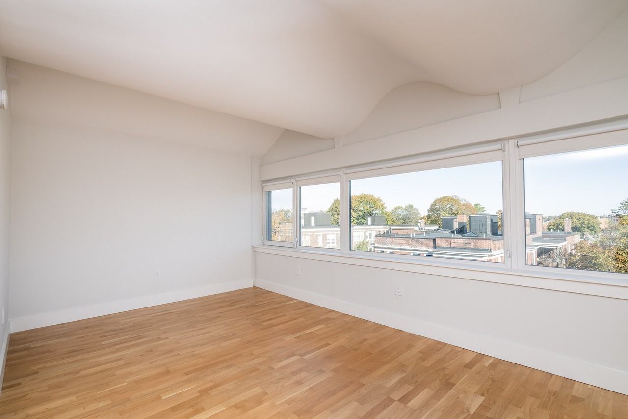 334 Harvard Street - Photo 7 of 11