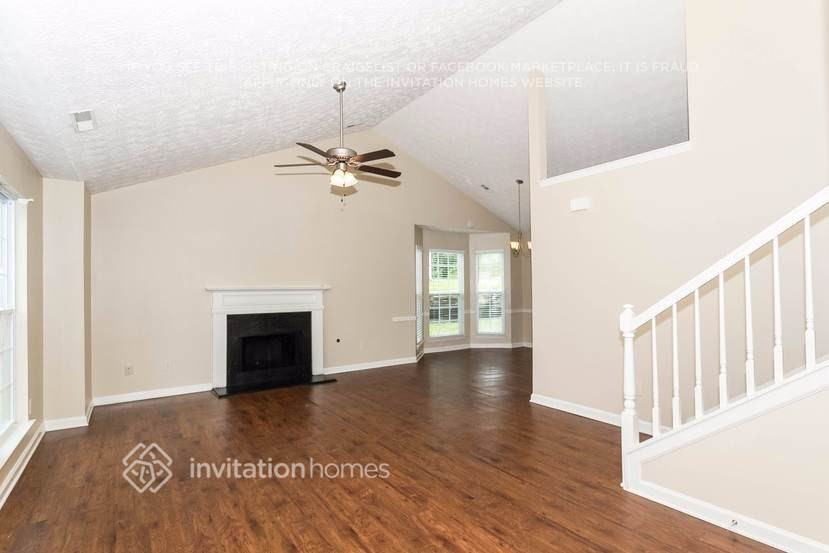 117 Willow Springs Lane - Photo 3 of 13