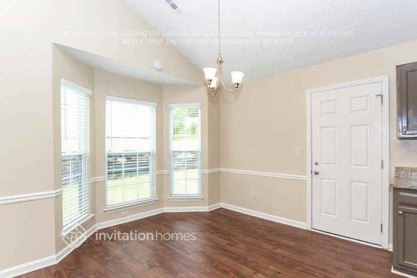 117 Willow Springs Lane - Photo 4 of 13