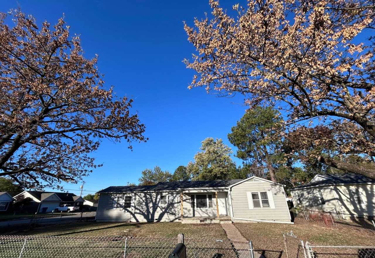 5022 S 33rd St - Photo 3 of 43