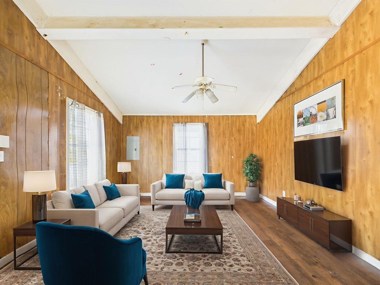 111 Sternberg Dr - Photo 3 of 17