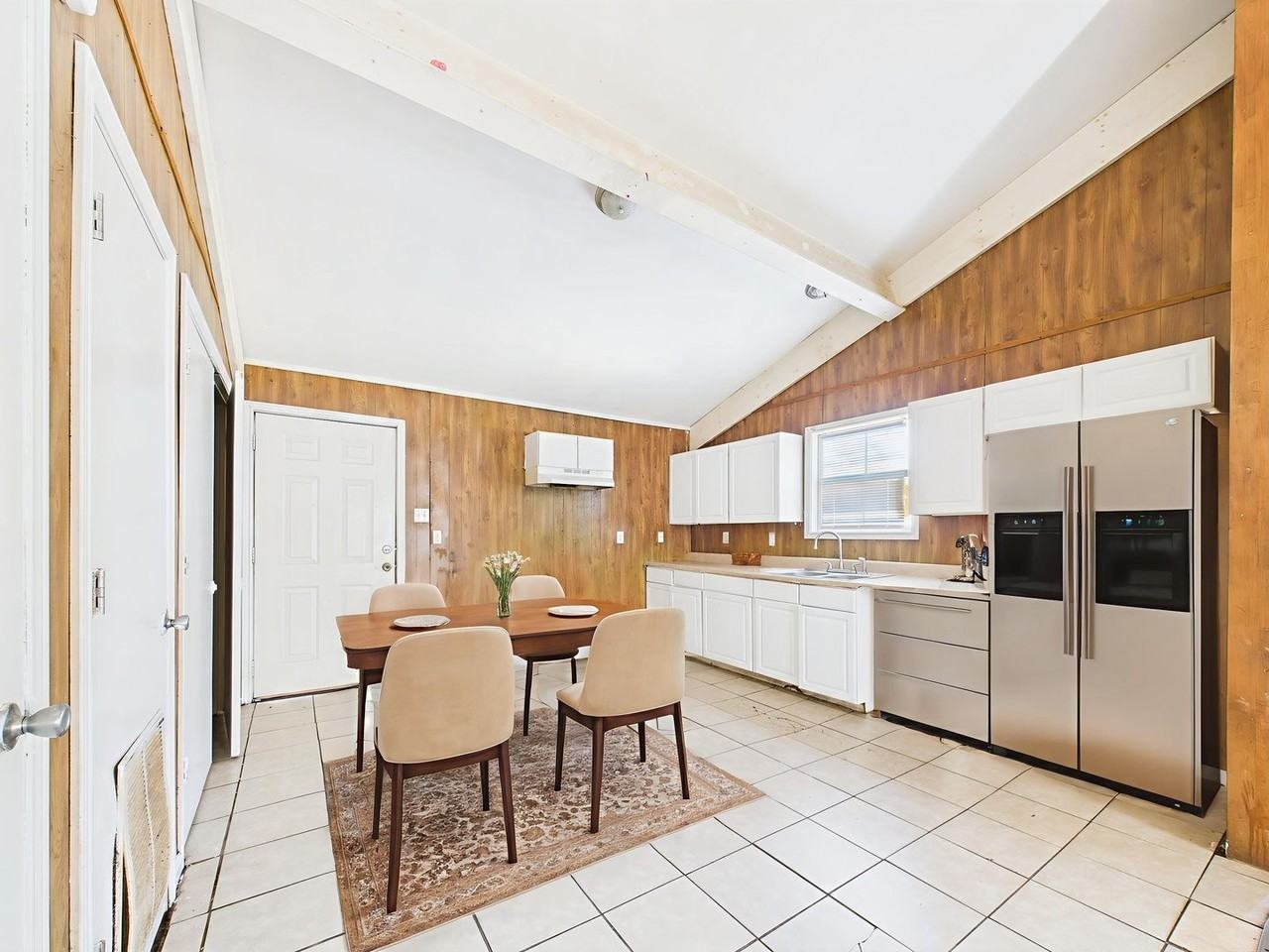 111 Sternberg Dr - Photo 5 of 17