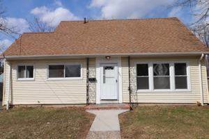 featured image of 380 Holcomb St