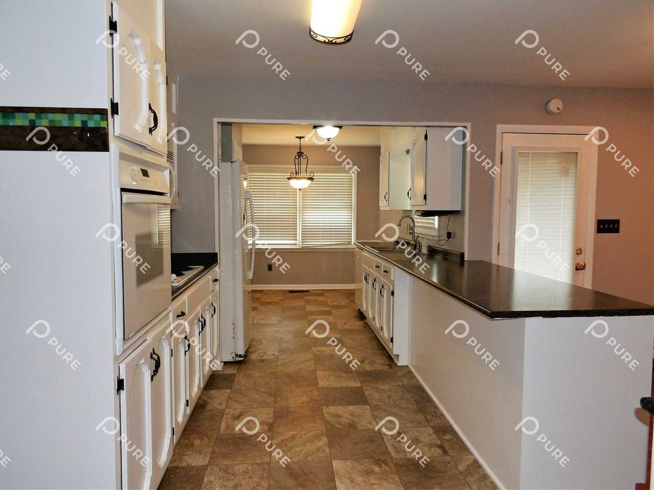 1717 Haynes Avenue Northeast - Photo 7 of 26