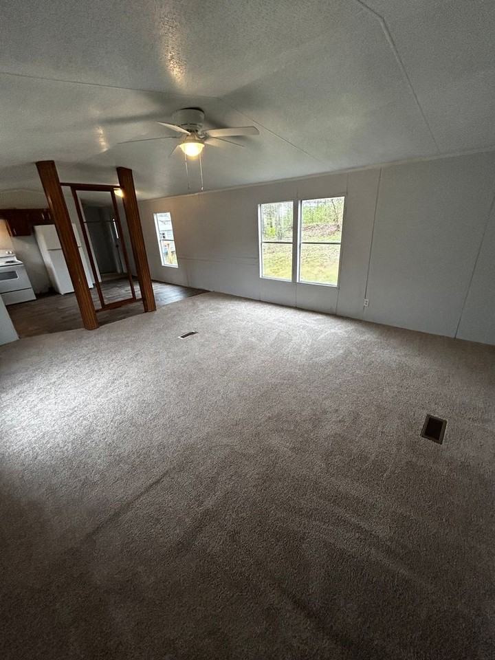 79 Phoenix Dr - Photo 2 of 7