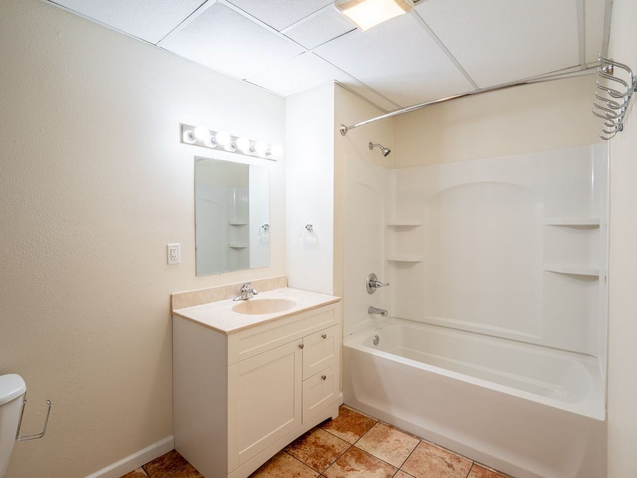 417 16th St Ne - Photo 5 of 7