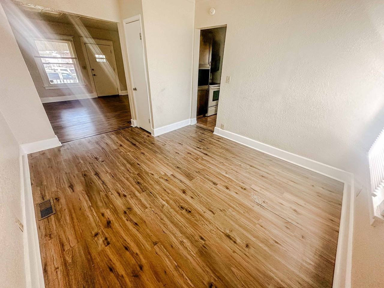 243 Valleywood Dr - Photo 6 of 15