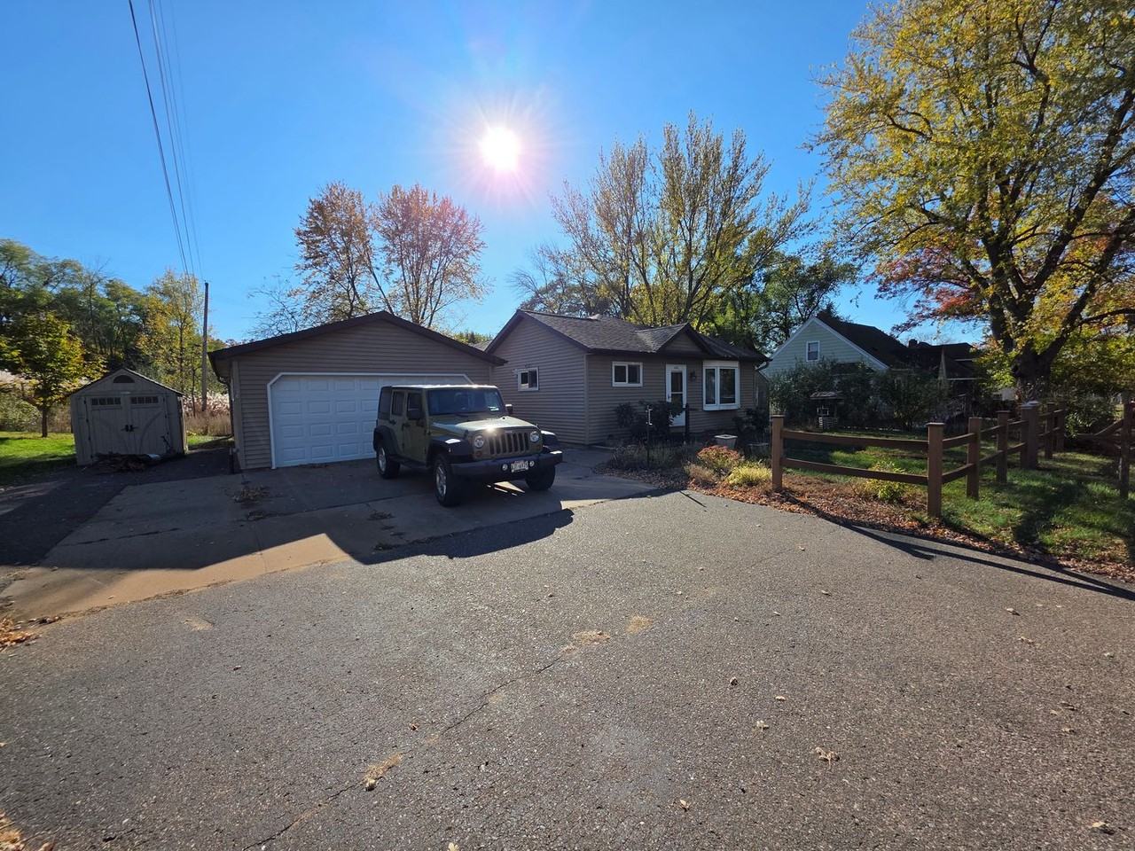 2451 Harrison St - Photo 2 of 32