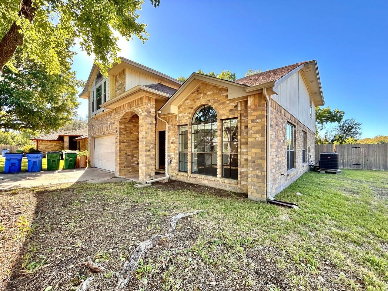 905 Parkview Dr - Photo 2 of 38