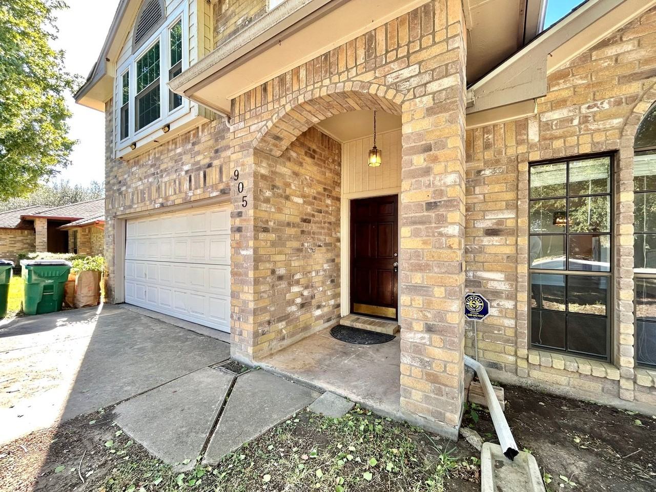 905 Parkview Dr - Photo 4 of 38