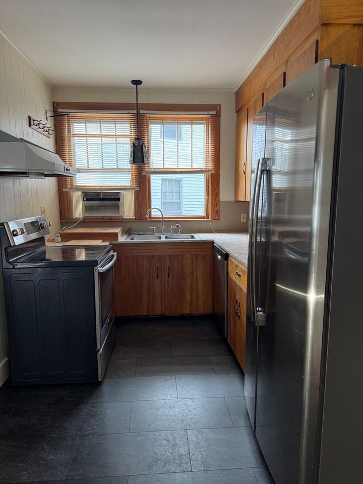 7 Hough St - Photo 4 of 20