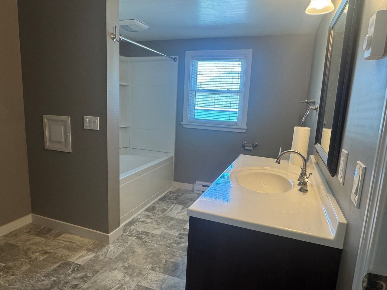 7 Hough St - Photo 4 of 14