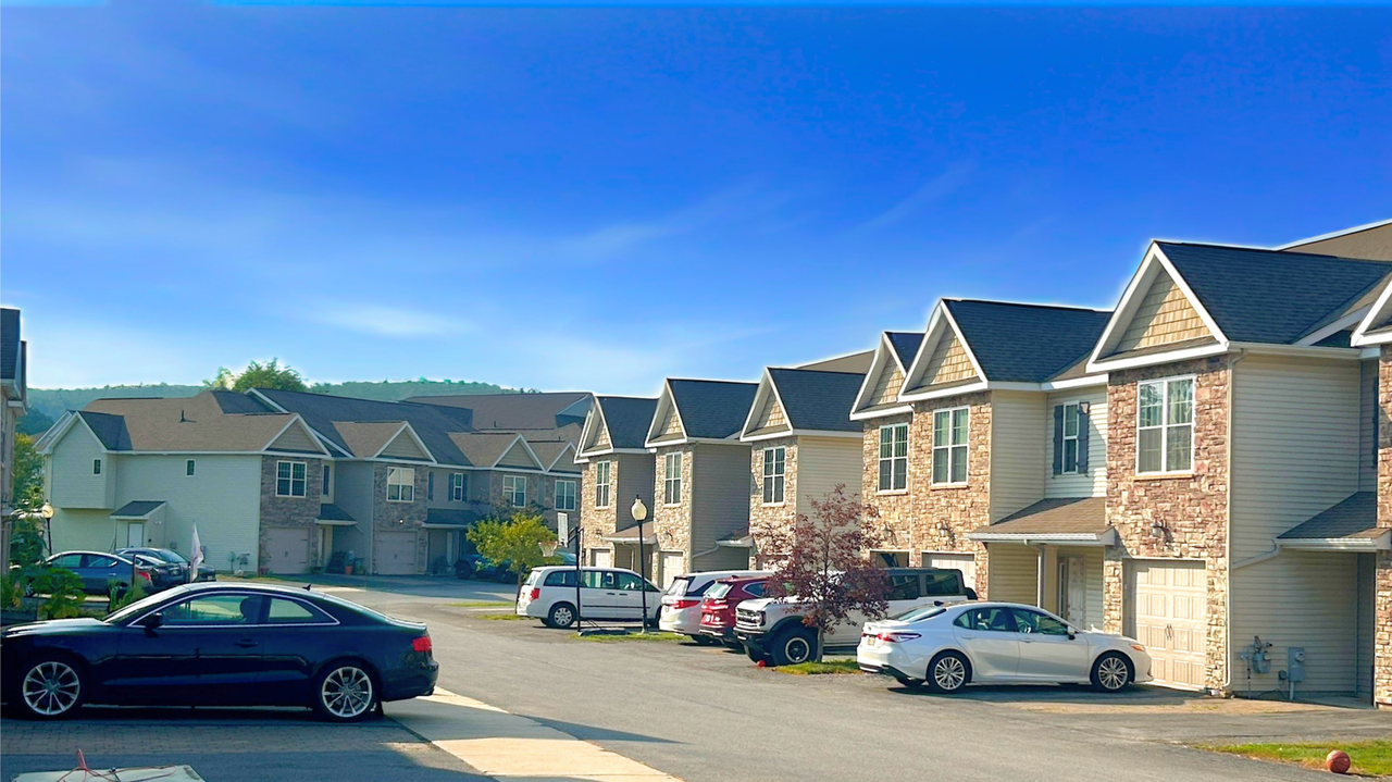 Ridgeview Townhomes and Apartments - Photo 2 of 21