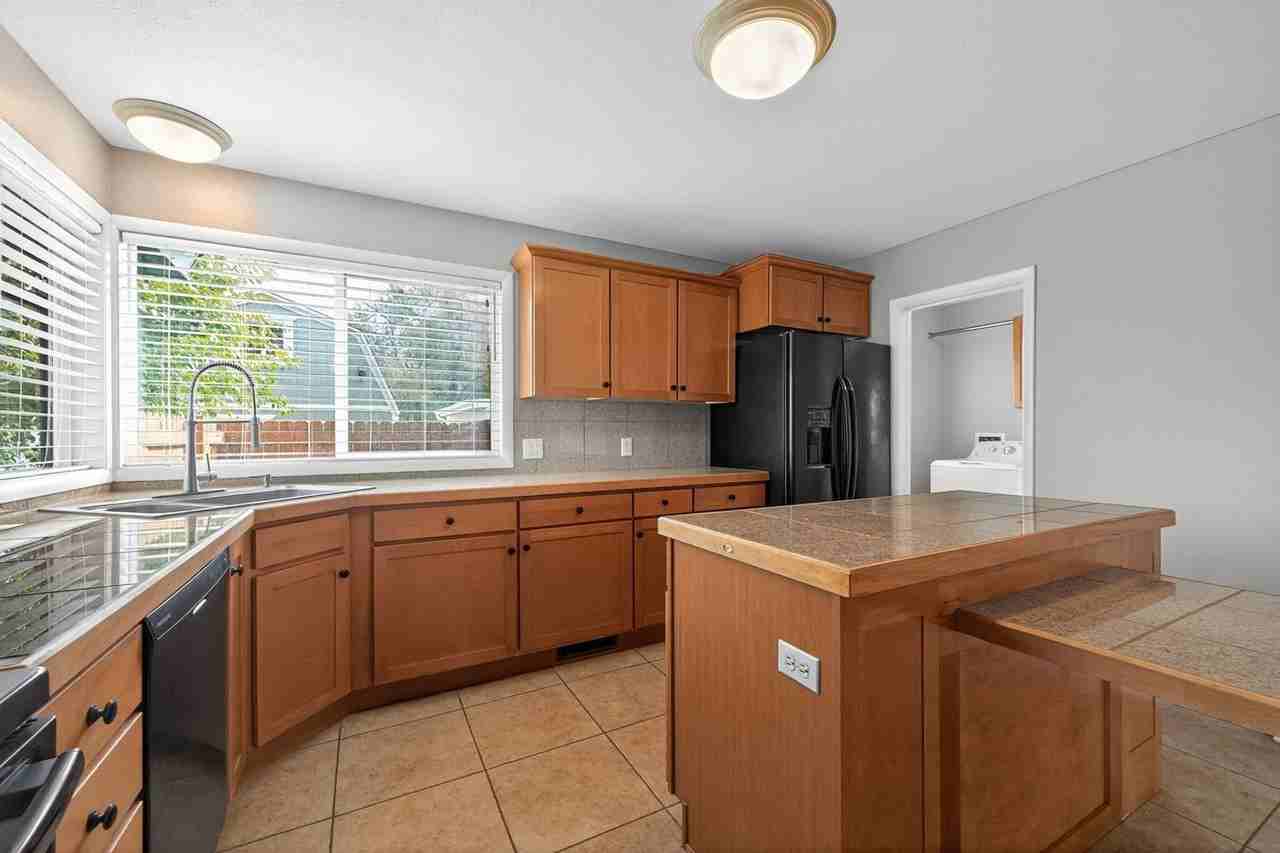 240 Carr Street - Photo 3 of 16