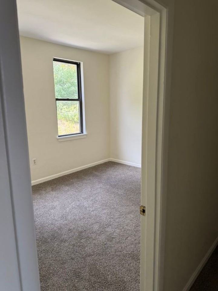 939 Lamont St - Photo 6 of 10