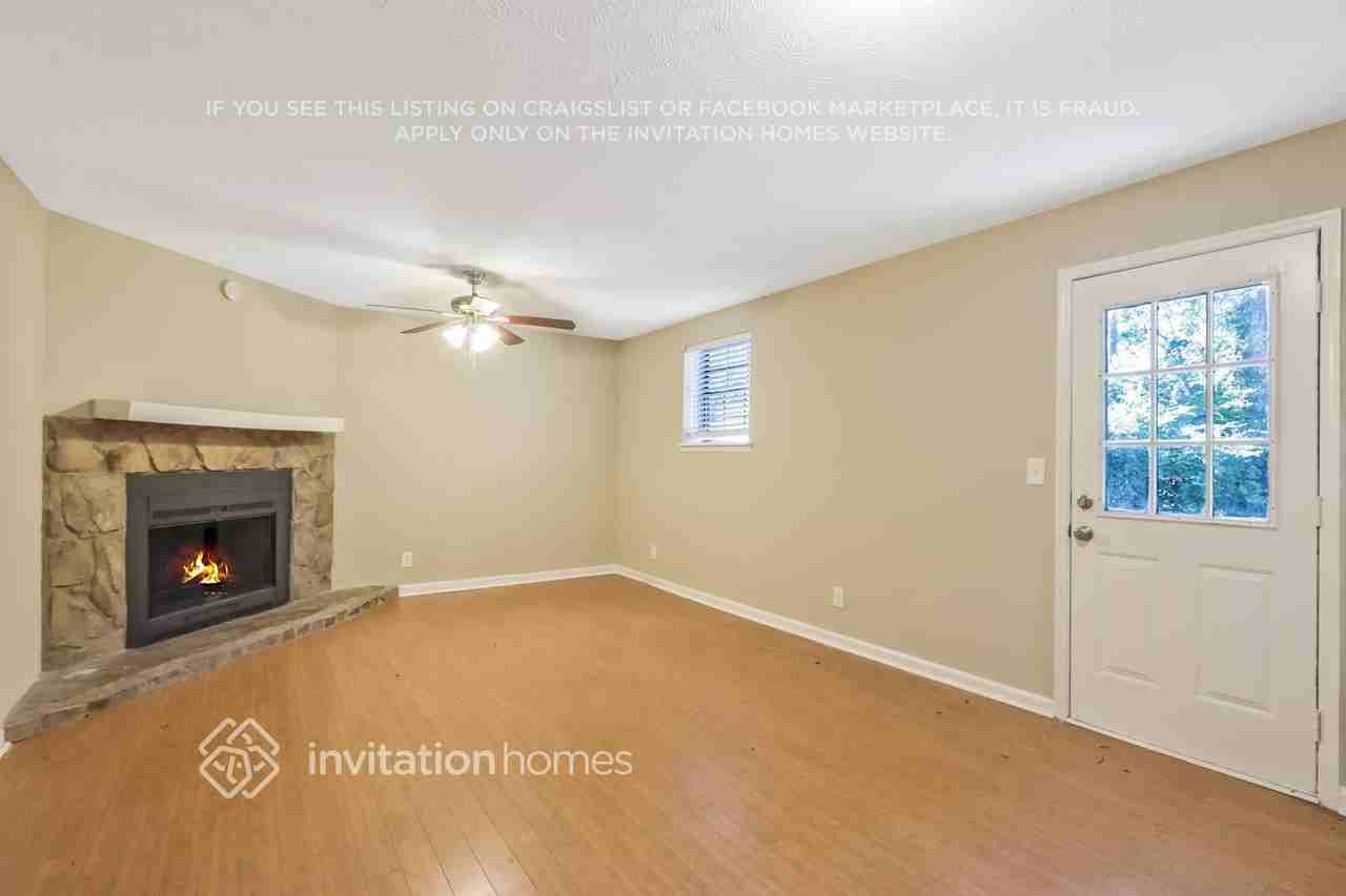 6075 Cherokee Valley Ln - Photo 3 of 24