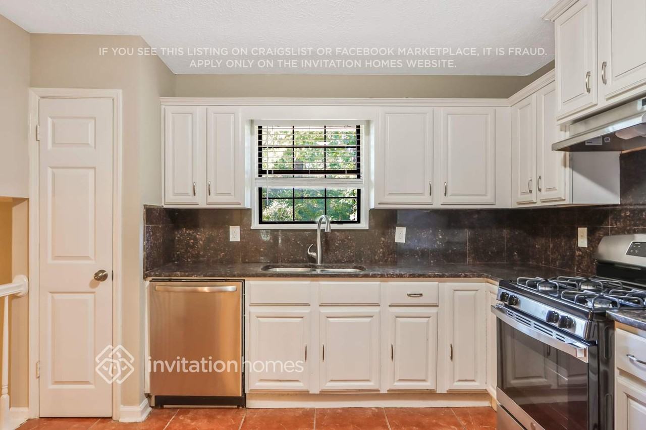 6075 Cherokee Valley Ln - Photo 7 of 24