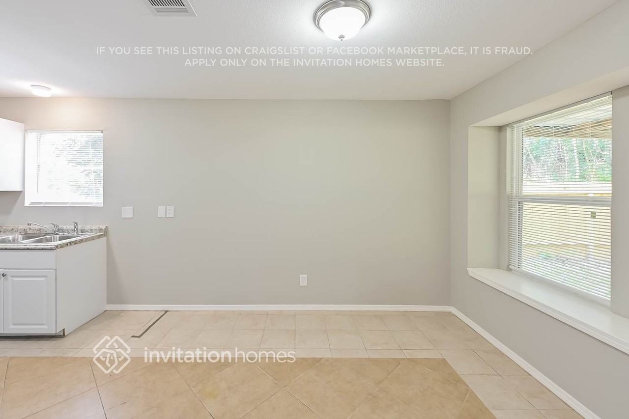 8703 Saratoga Forest Drive - Photo 6 of 16