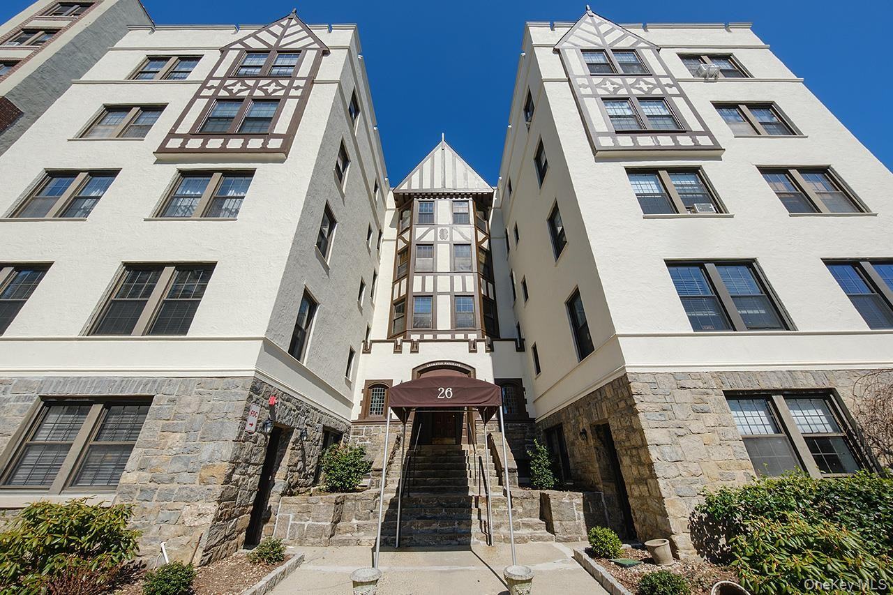 26 Pondfield Rd W - Photo 3 of 30