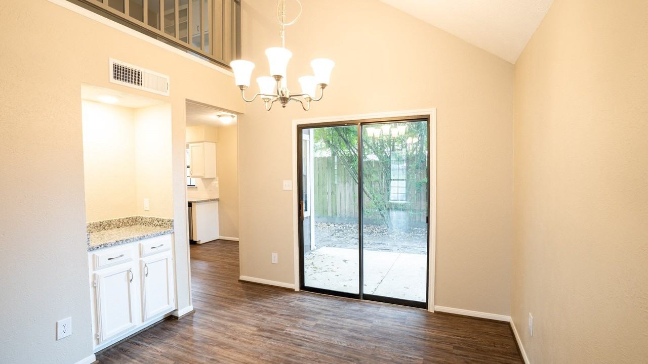 17 Regency Ln - Photo 6 of 23