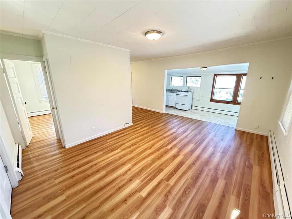 875 Fleetwood Rd - Photo 5 of 11