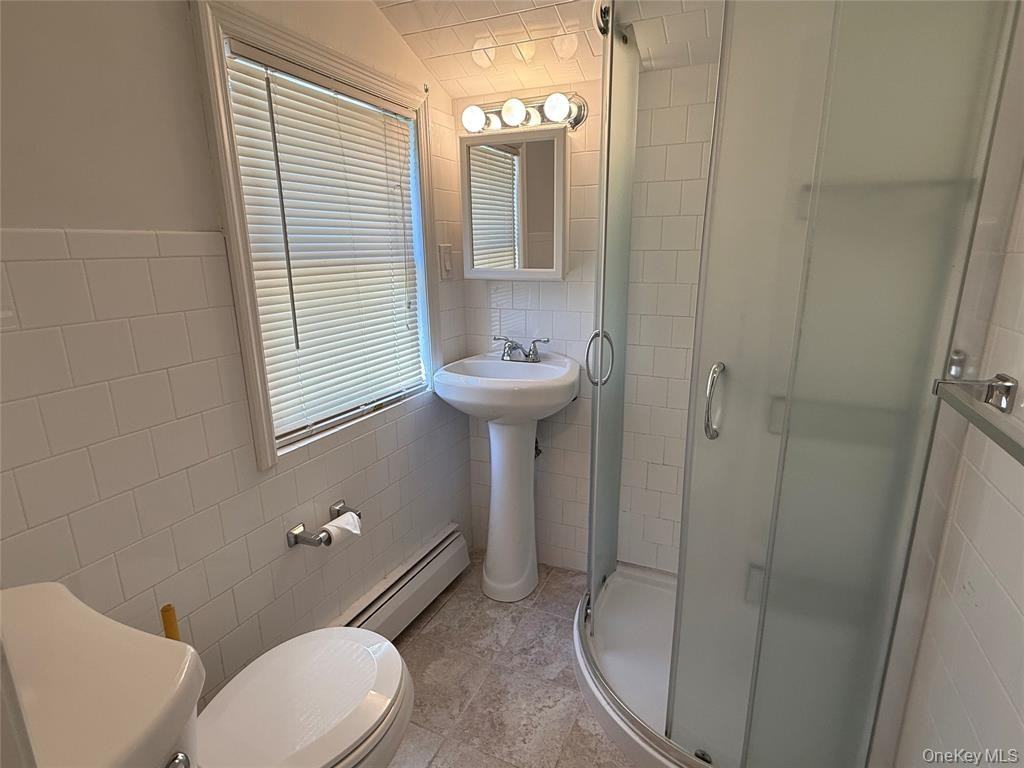 875 Fleetwood Rd - Photo 6 of 11