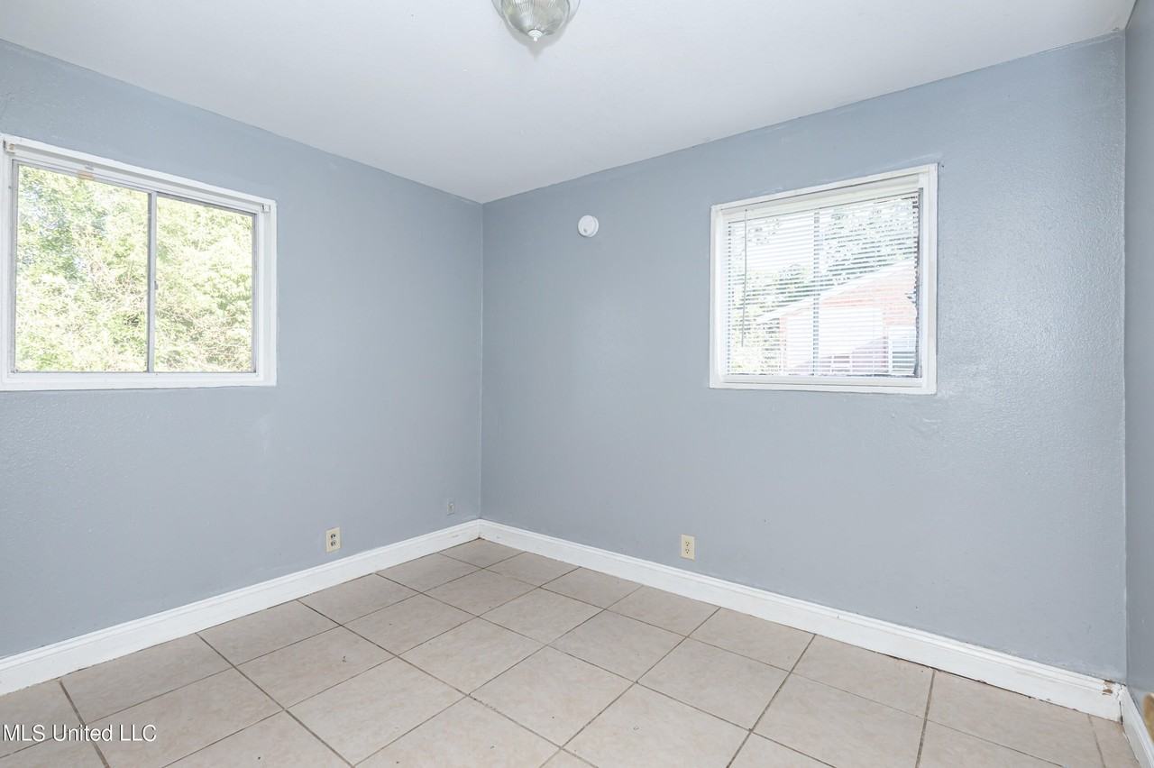 3306 Whitmore St - Photo 6 of 44