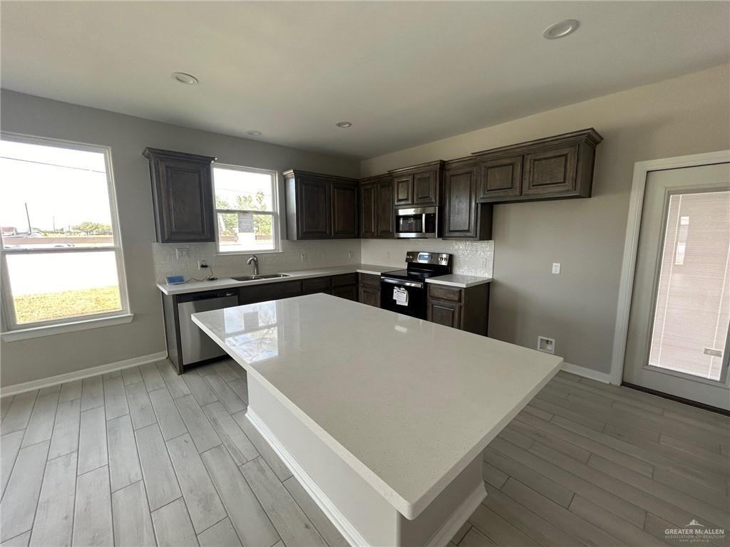 3524 Emory Ave - Photo 4 of 11