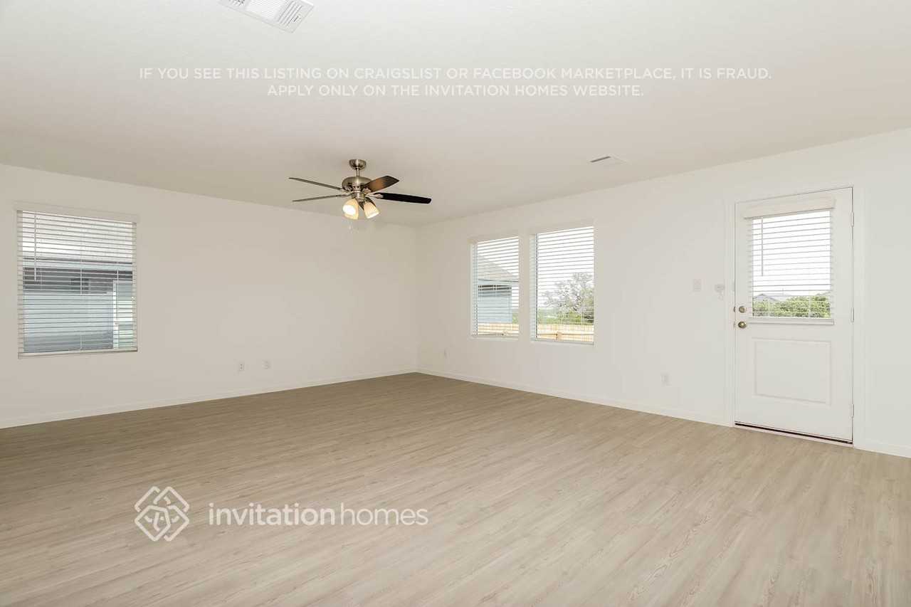 14427 Jensen Crk - Photo 5 of 18