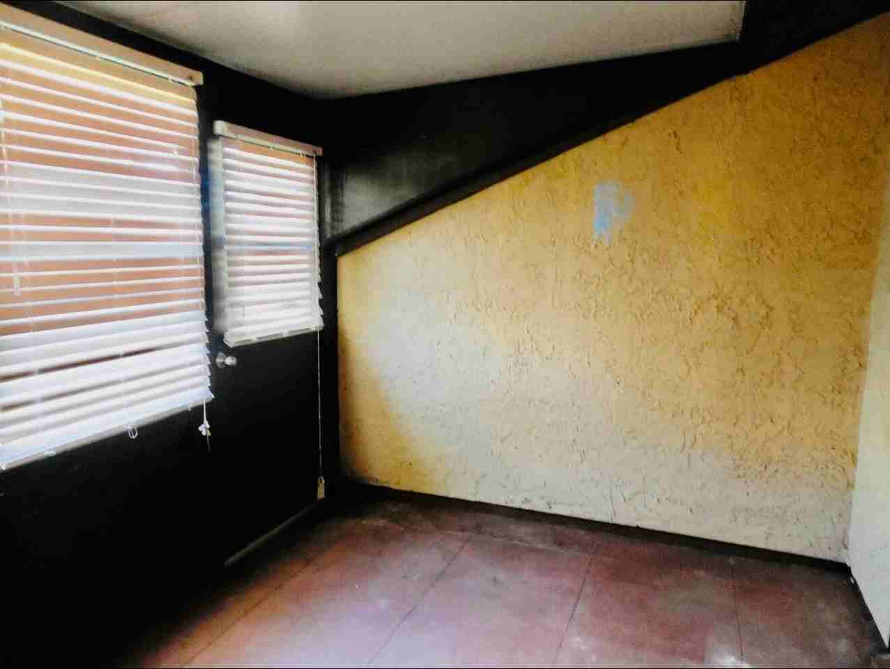 614 Southwest Jeanne Street - Photo 4 of 10