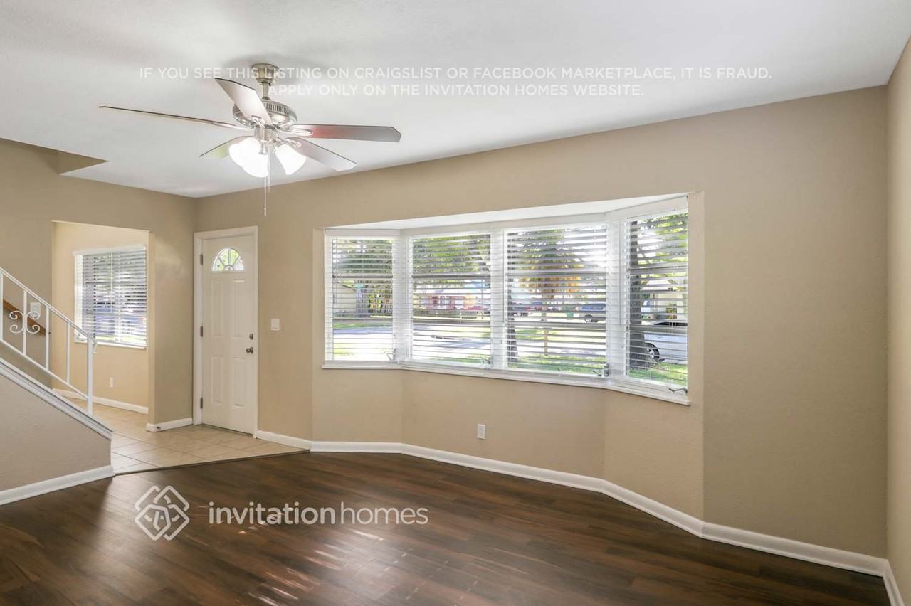 11298 92nd St - Photo 2 of 29