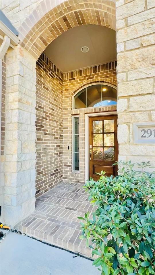 2915 Finch Ct - Photo 3 of 36