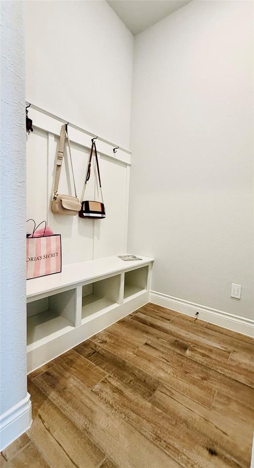 2915 Finch Ct - Photo 7 of 36