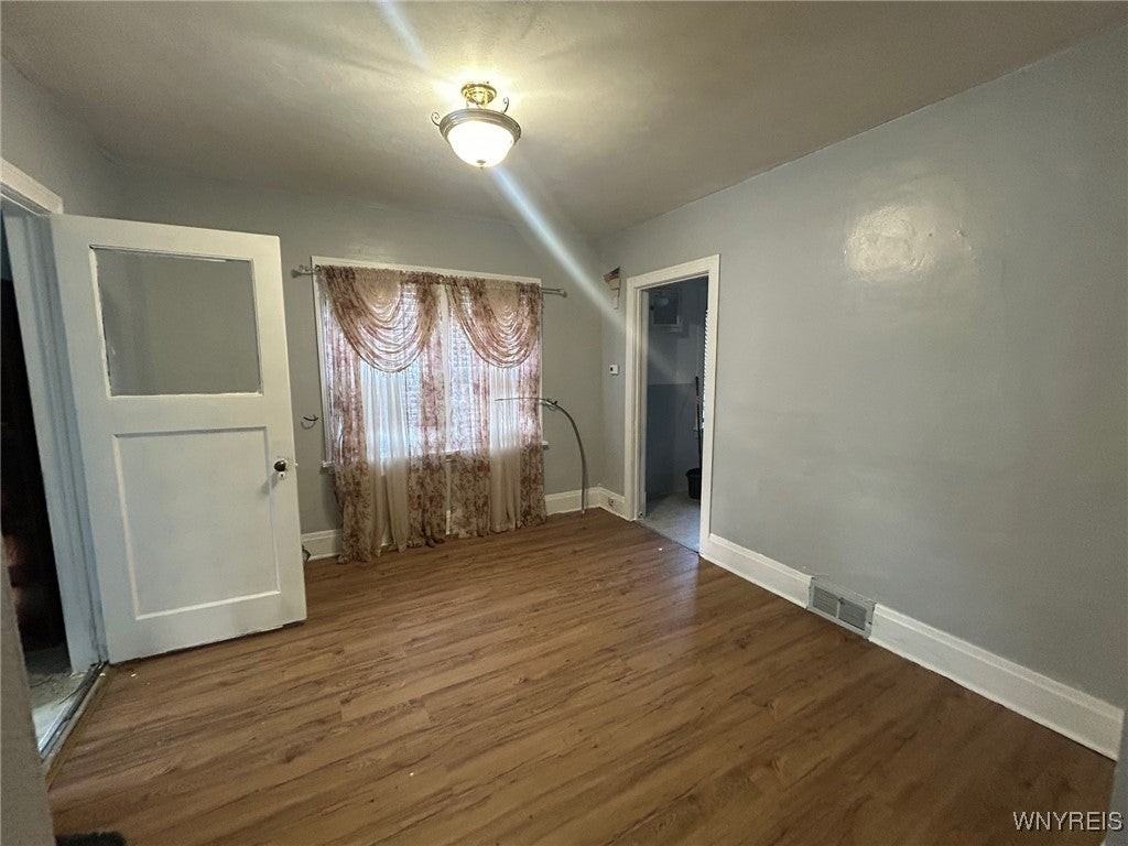 63 Page St - Photo 5 of 9