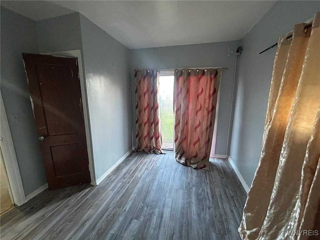 63 Page St - Photo 6 of 9