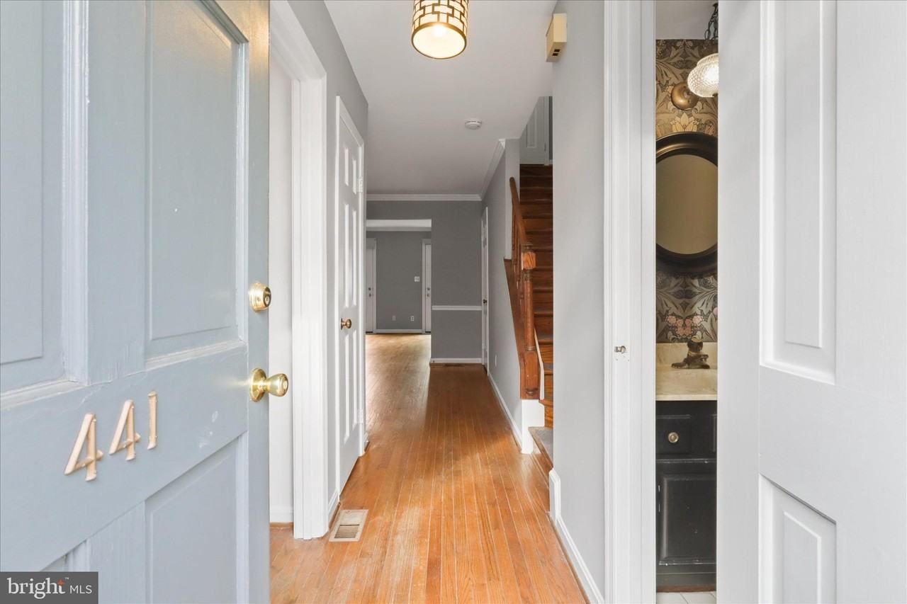 441 Old Town Court - Photo 2 of 47