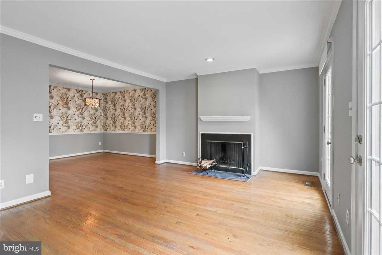 441 Old Town Court - Photo 5 of 47