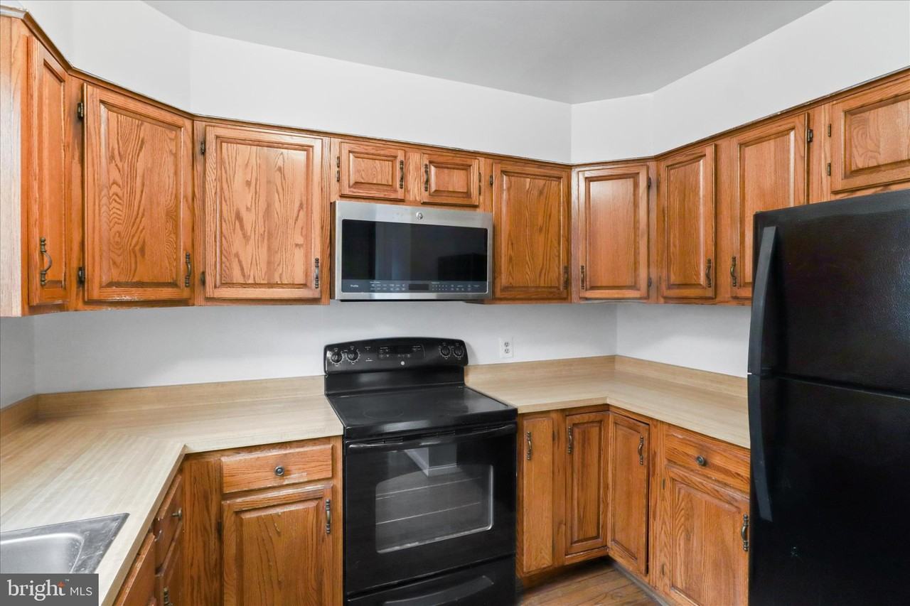 441 Old Town Court - Photo 7 of 47