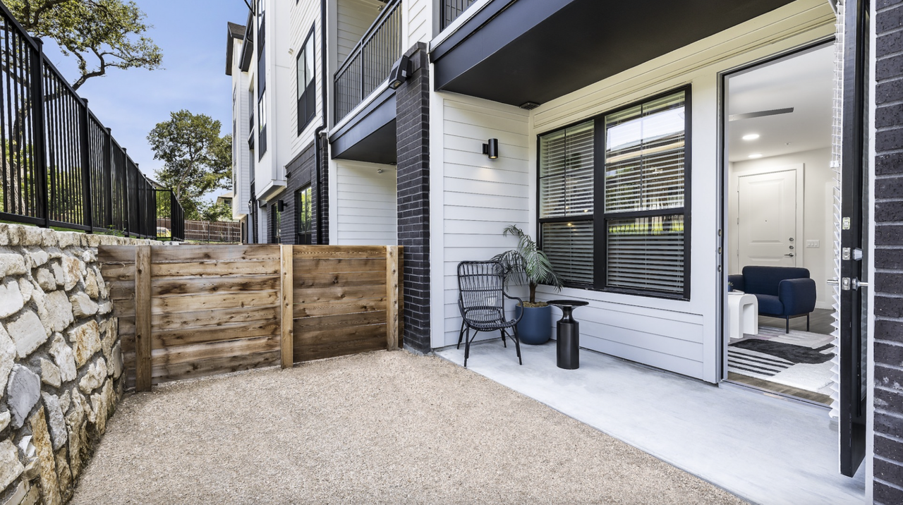 6920 Menchaca Road - Photo 5 of 11