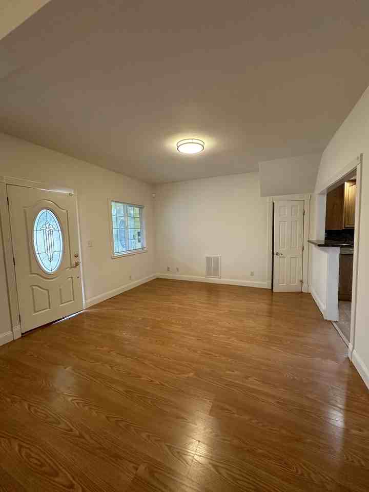 123 Euclid Ave - Photo 2 of 10