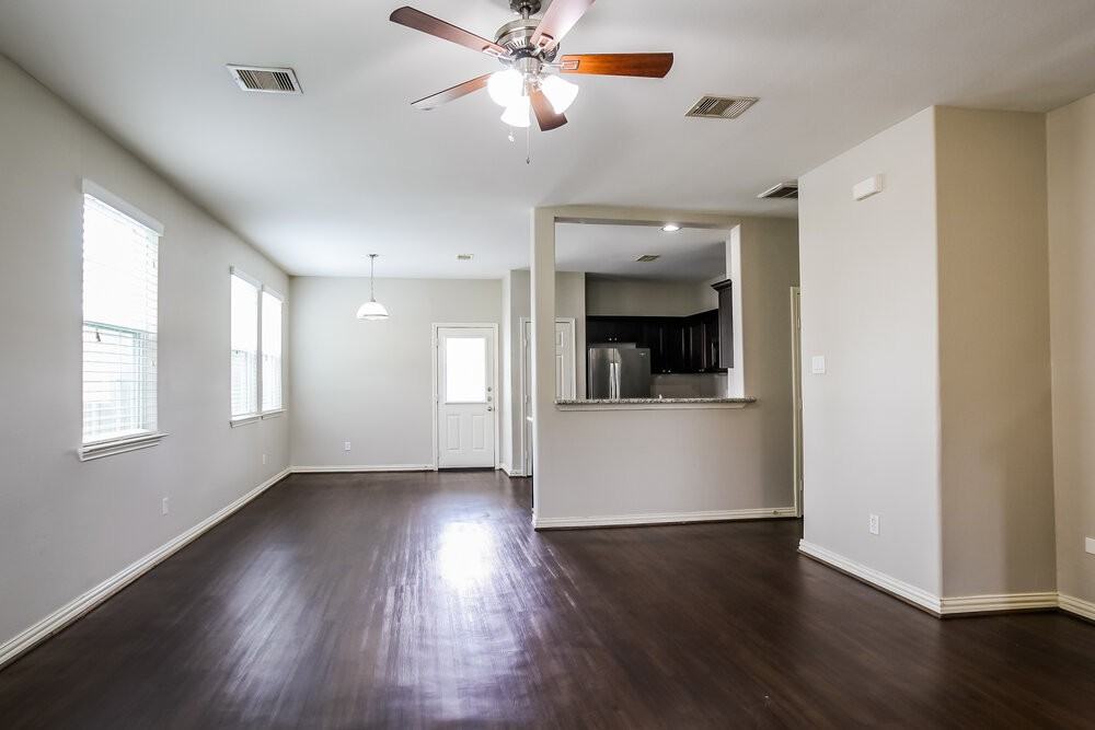 2818 Mesquite Ridge Drive - Photo 4 of 17